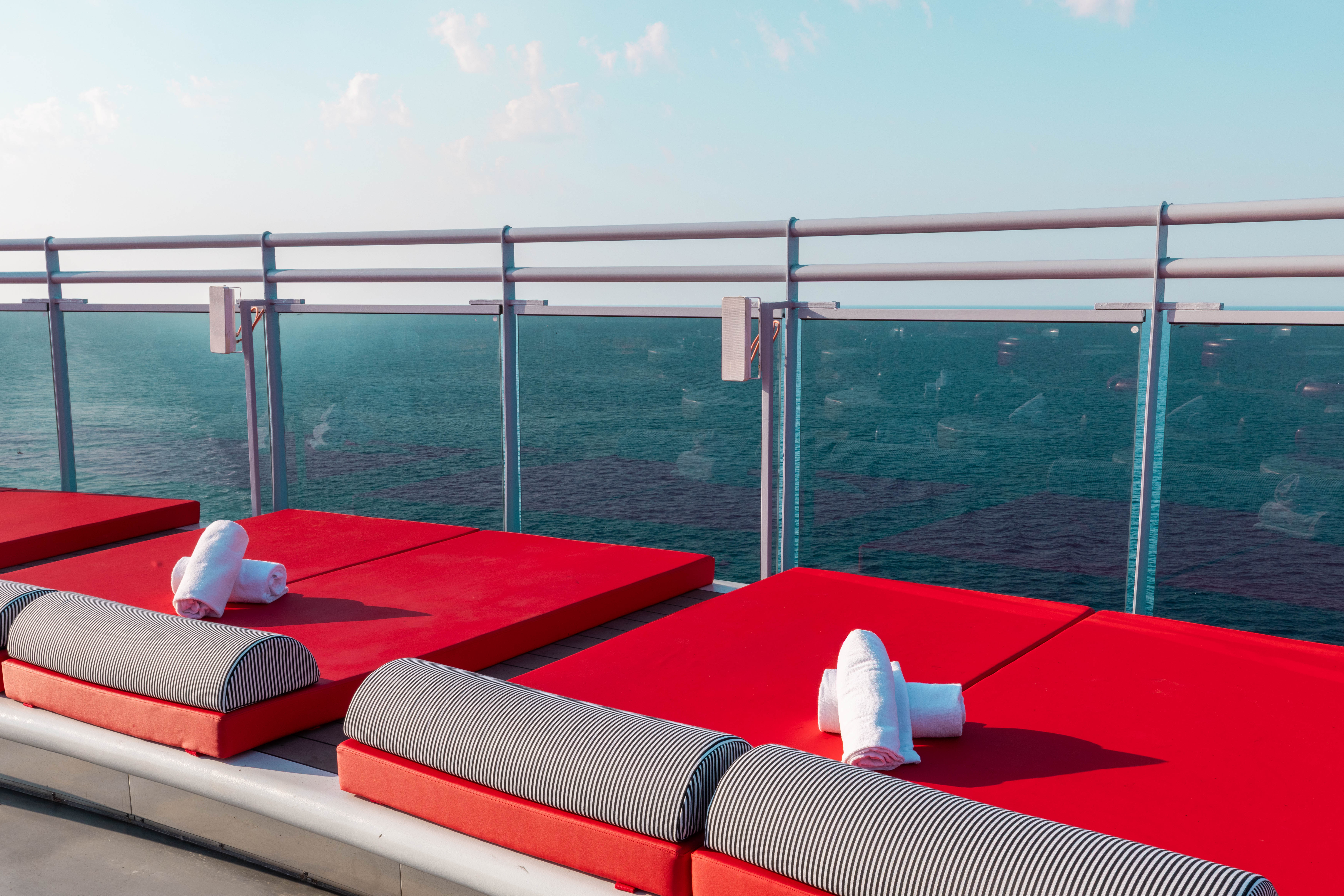Valiant Lady - Catamaran Net